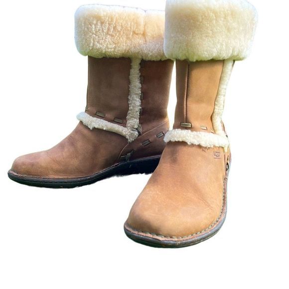 UGG Shoes - UGG Elijo Chestnut Leather & Shearling Boots — SZ 8 EXCELLENT CONDITION‎